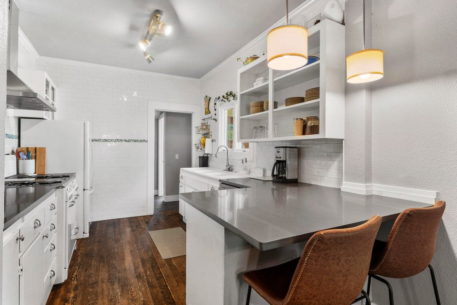 Photo of 521 NW Florida Avenue 16 of 46
