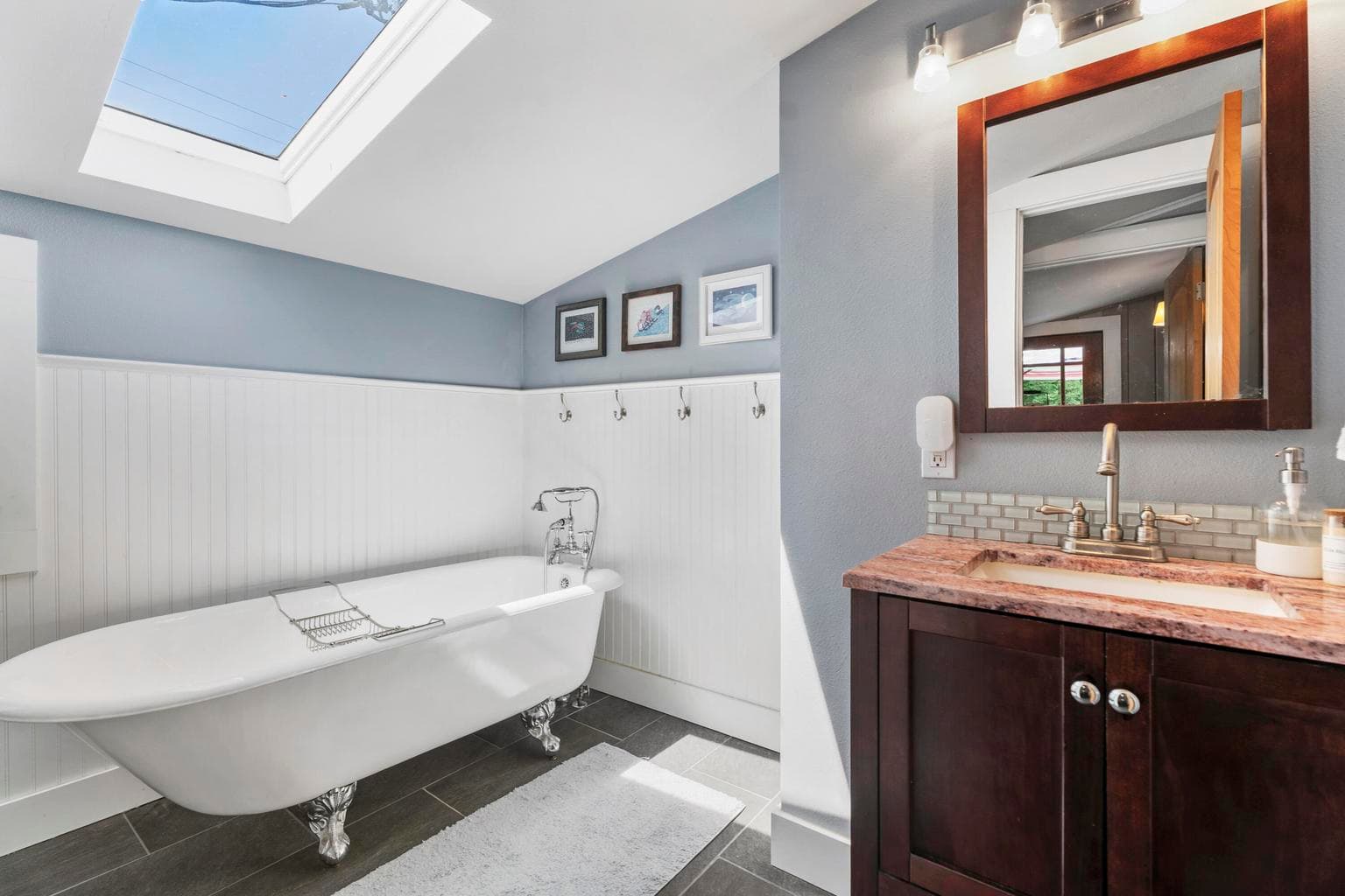 Photo of 521 NW Florida Avenue 21 of 46