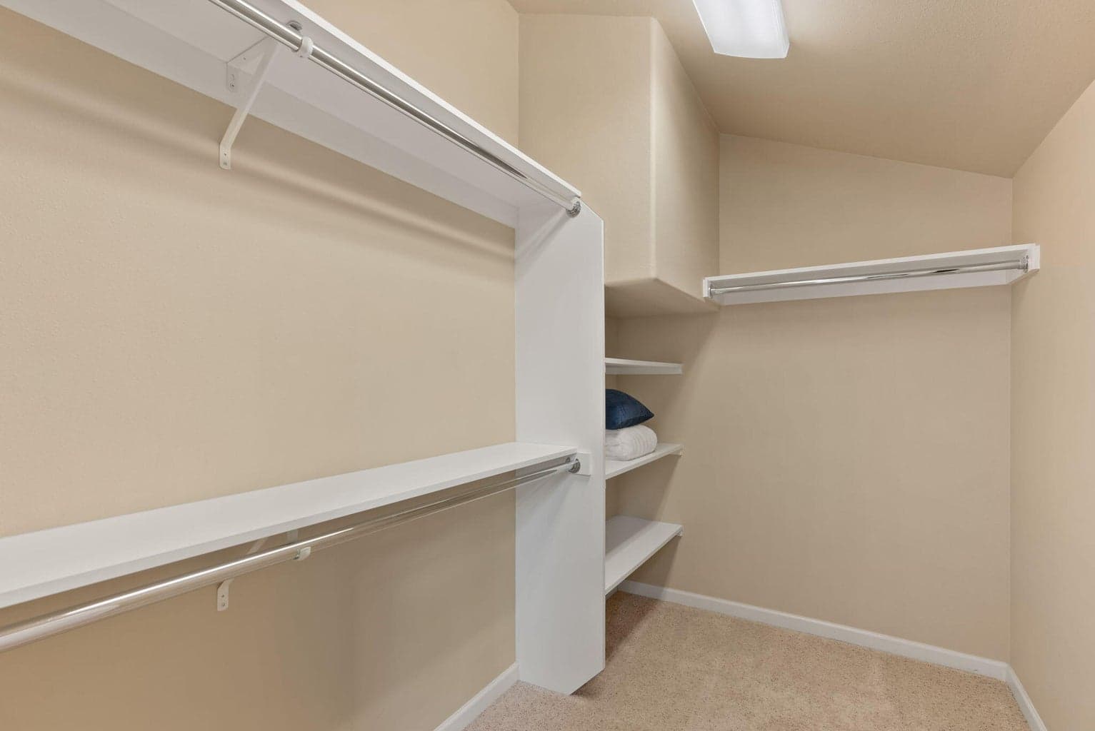 Photo of 2511 NW Crossing Drive 18 of 35