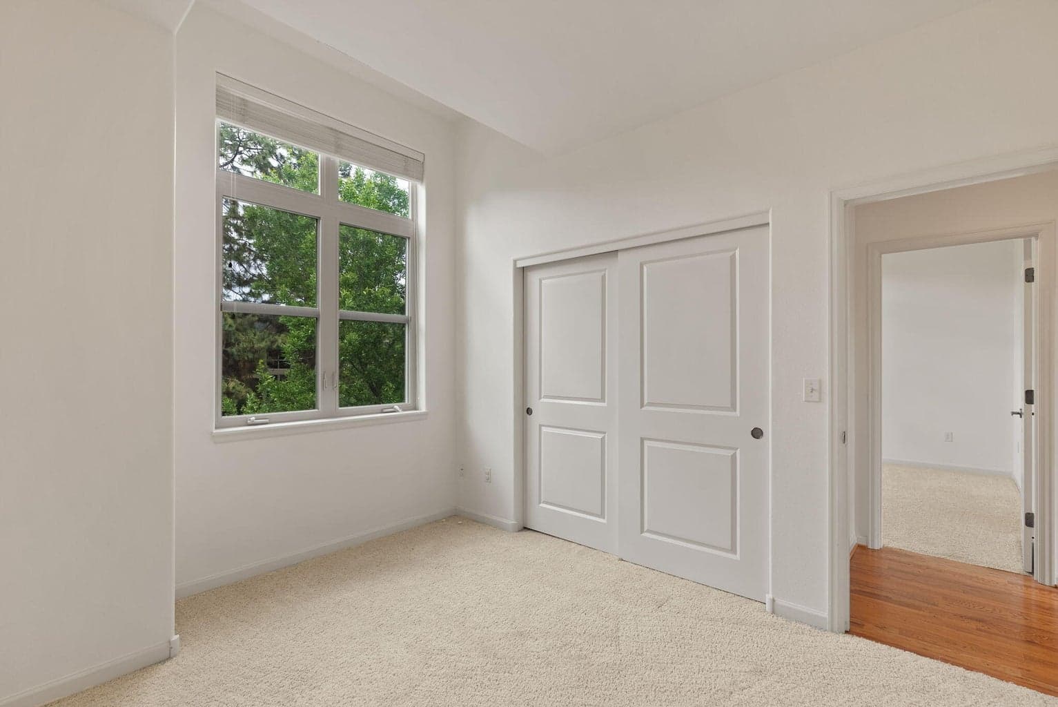 Photo of 2511 NW Crossing Drive 19 of 35