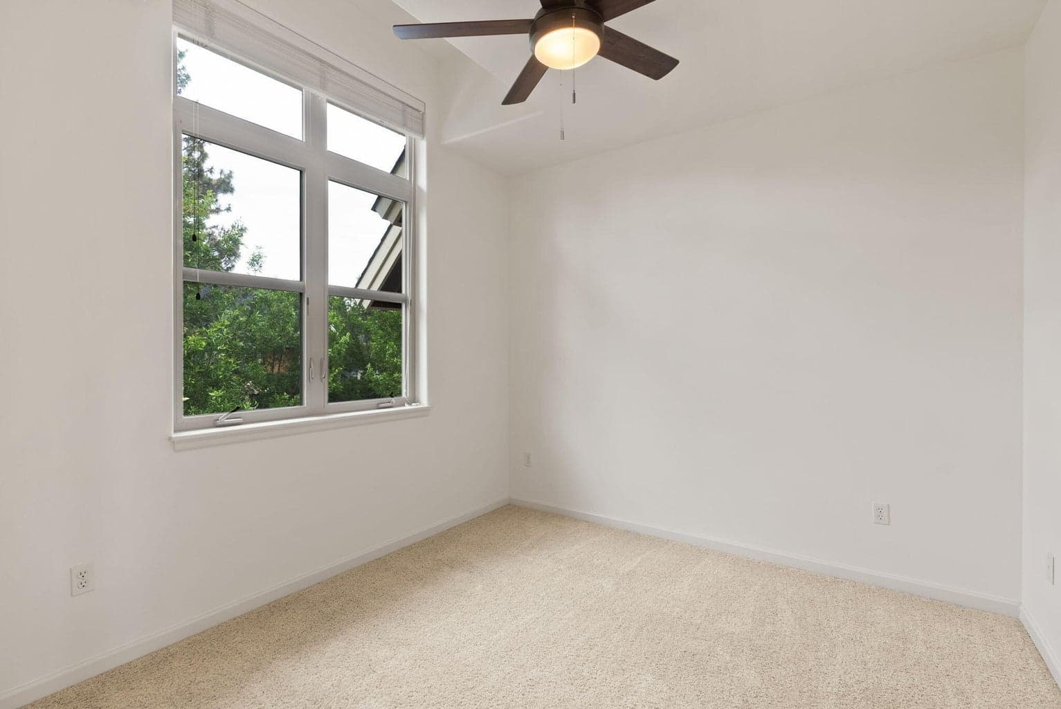 Photo of 2511 NW Crossing Drive 20 of 35