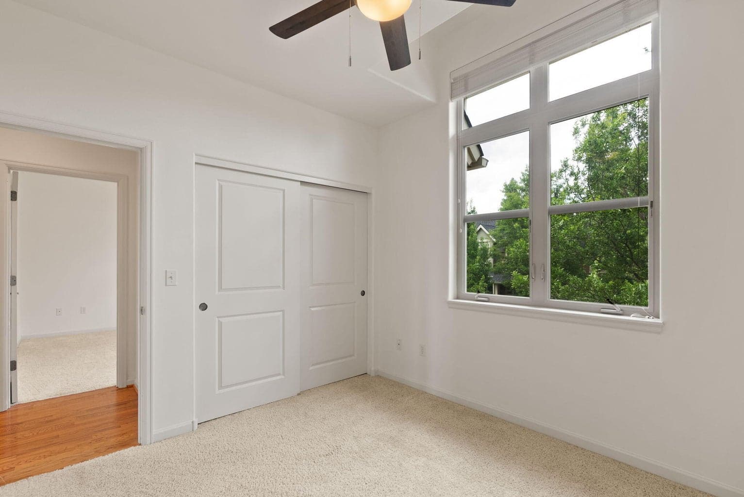 Photo of 2511 NW Crossing Drive 21 of 35