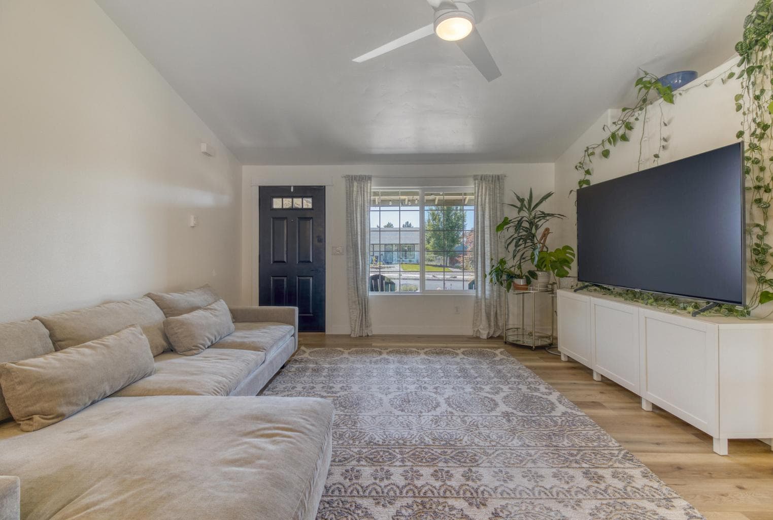 Photo of 723 NE Black Bear Street 7 of 23
