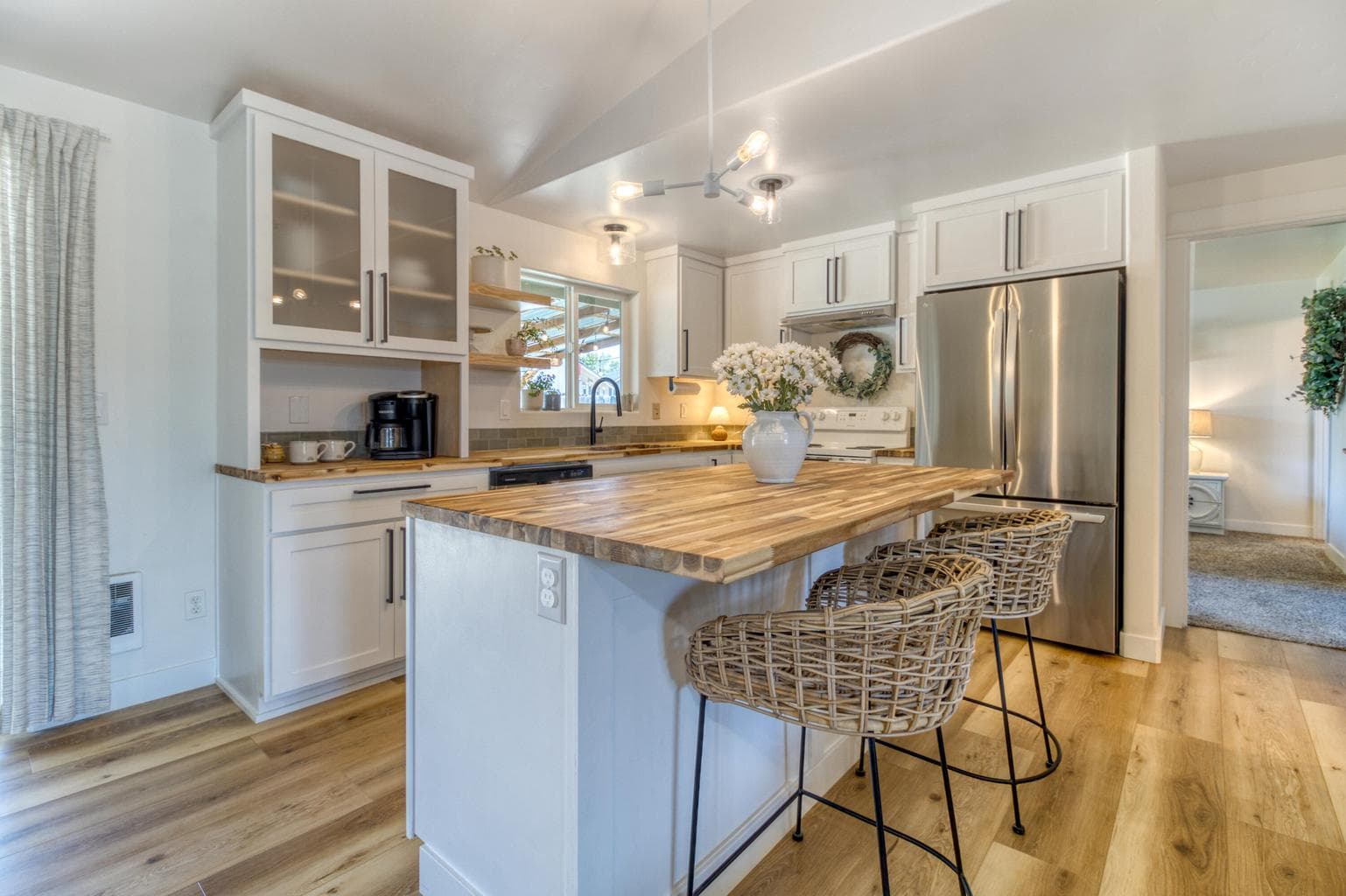 Photo of 723 NE Black Bear Street 9 of 23