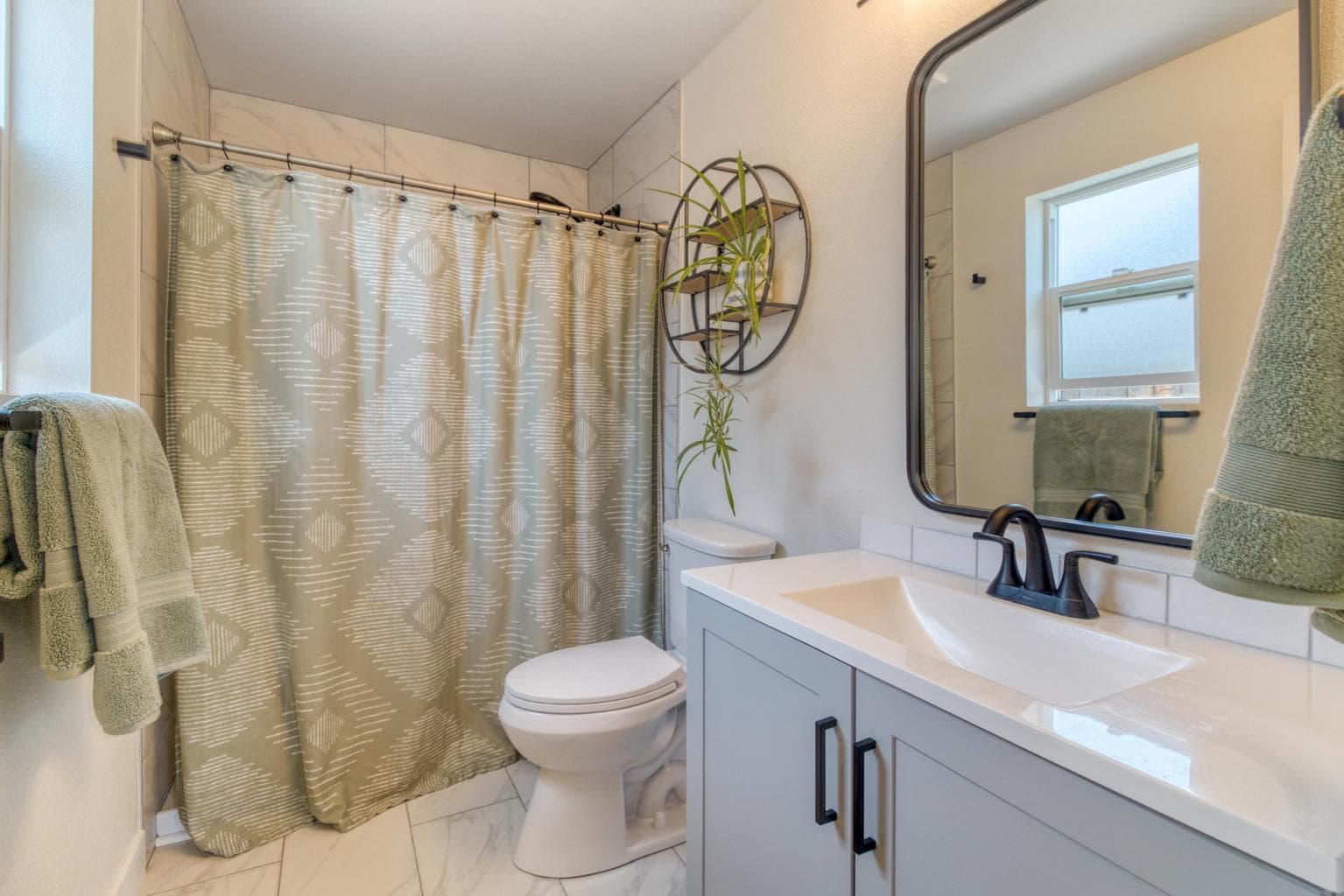 Photo of 723 NE Black Bear Street 17 of 23