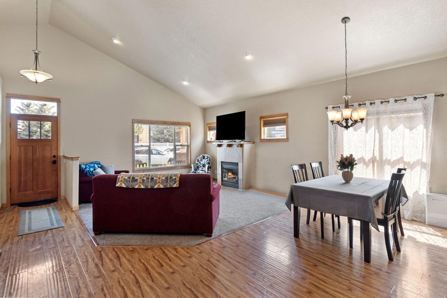 Photo of 21364 Bartlett 4 of 23