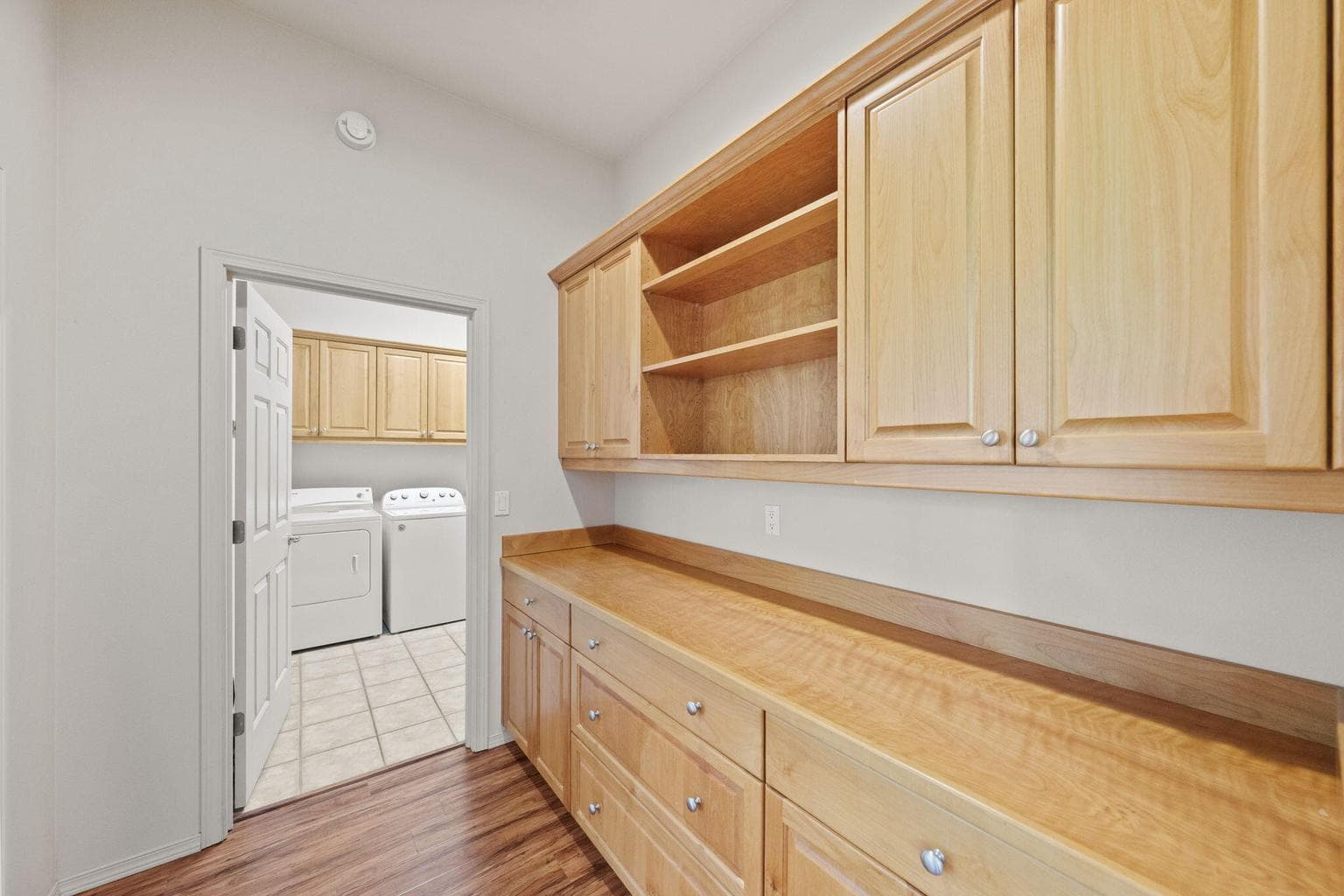 Photo of 950 Willet Lane 22 of 38
