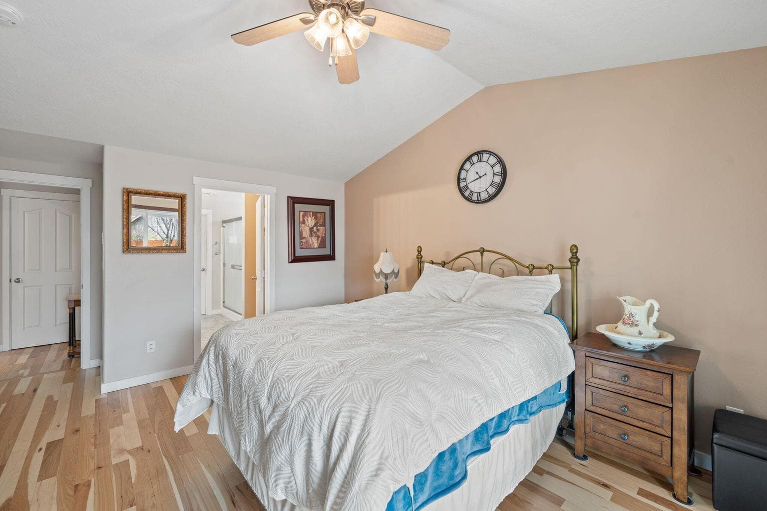 Photo of 2873 NW 19th Street 19 of 59