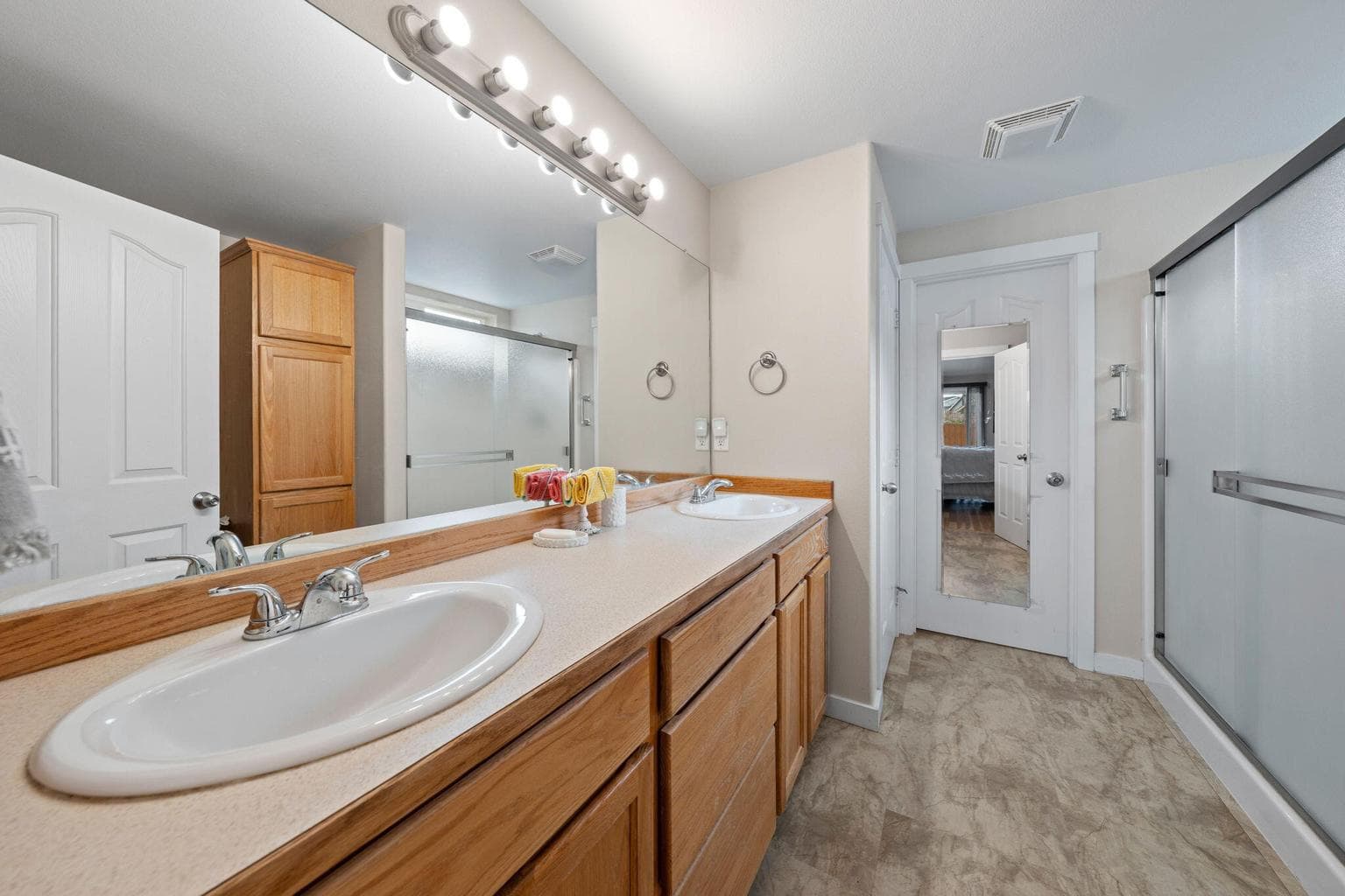 Photo of 2873 NW 19th Street 20 of 59