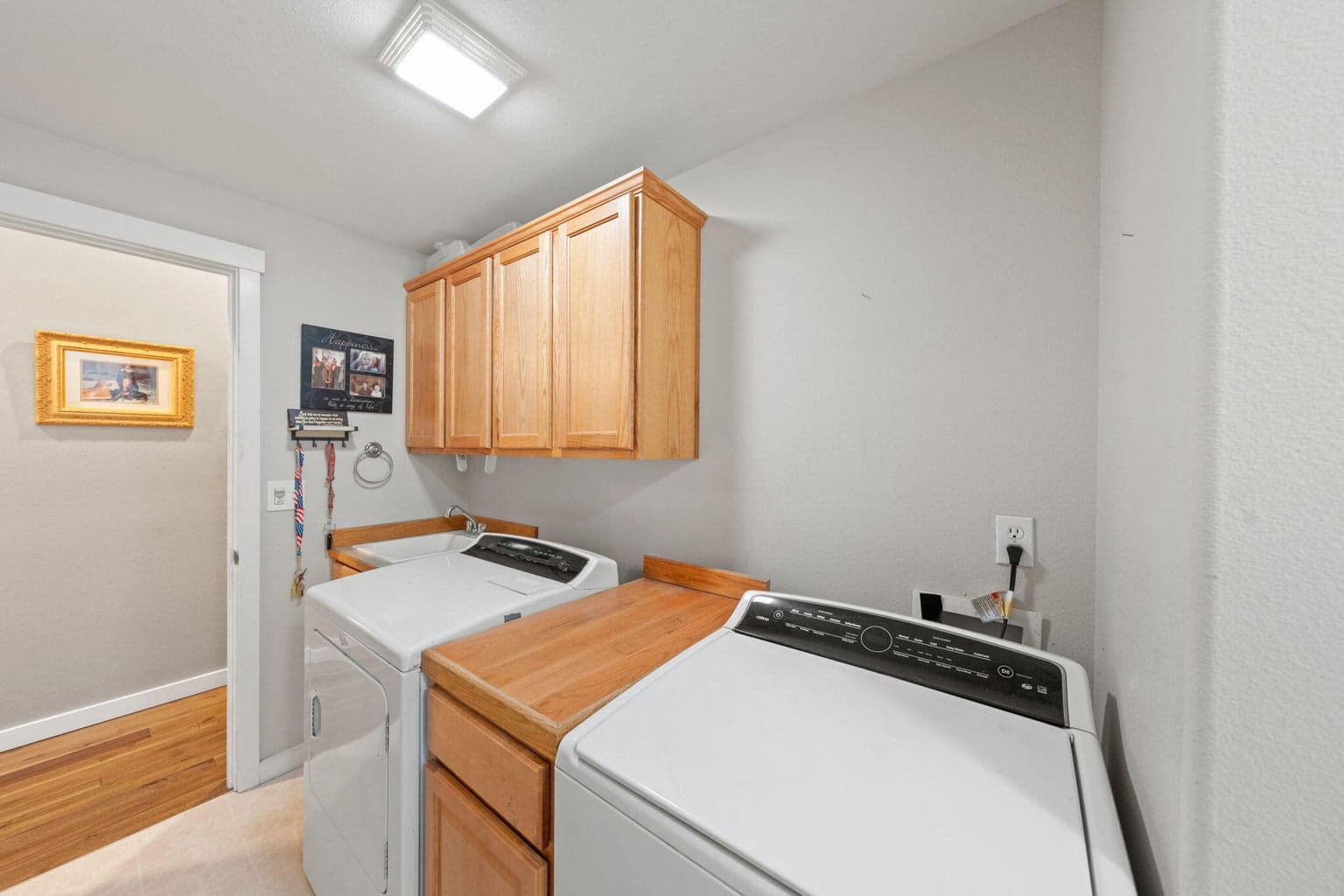 Photo of 2873 NW 19th Street 25 of 59