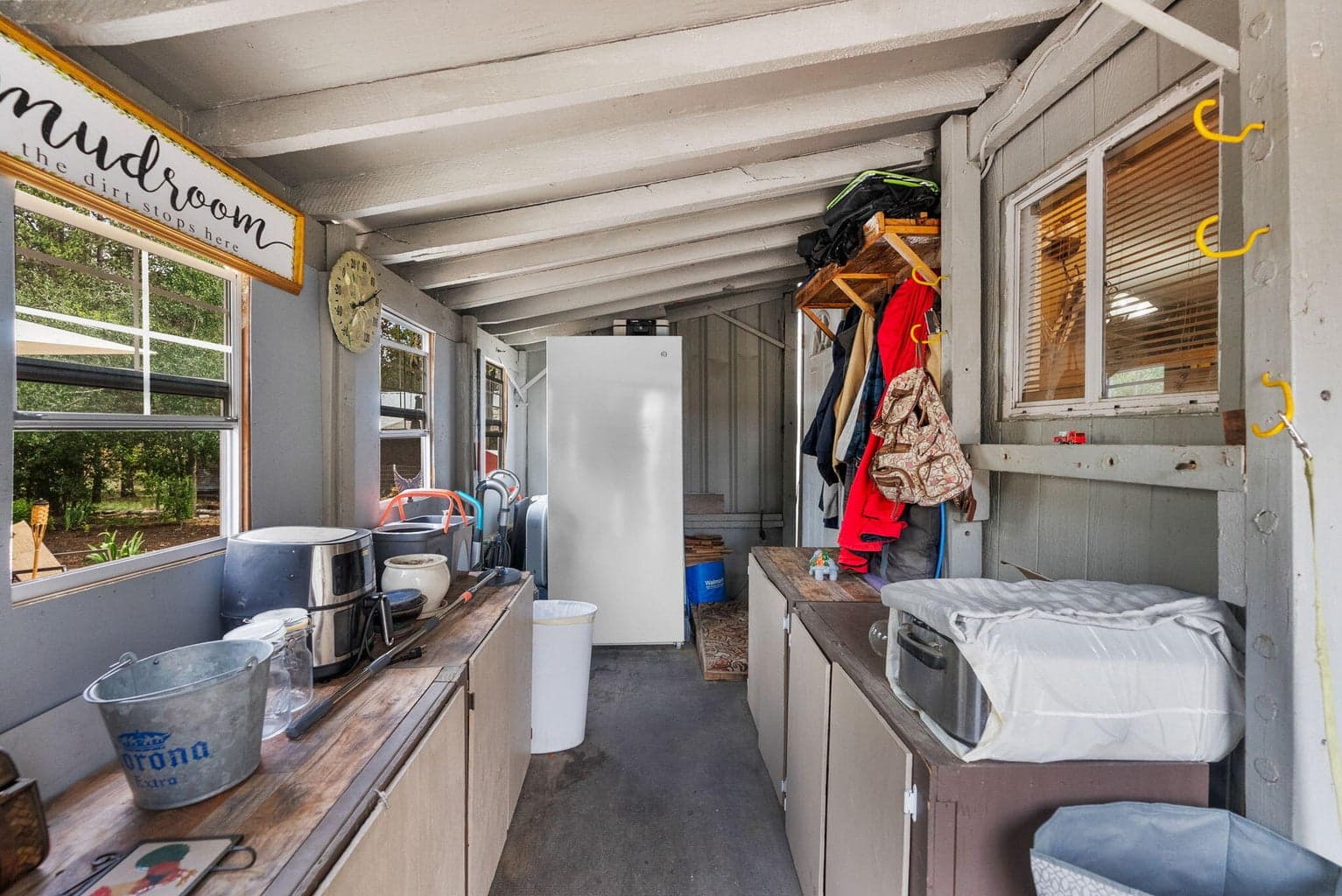 Unattached/enclosed Back porch/Mudroom