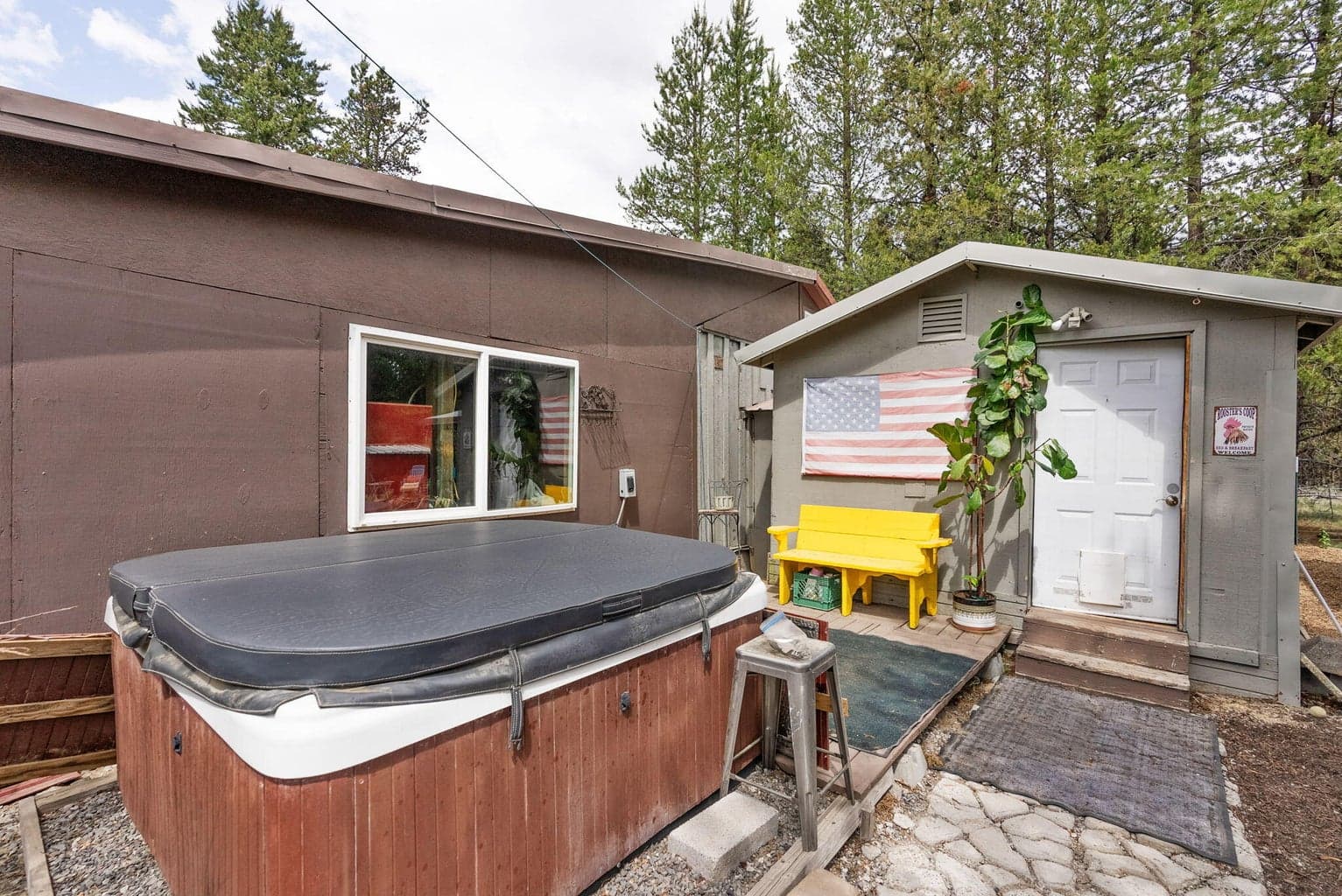 Backyard. Door to Kitchen.