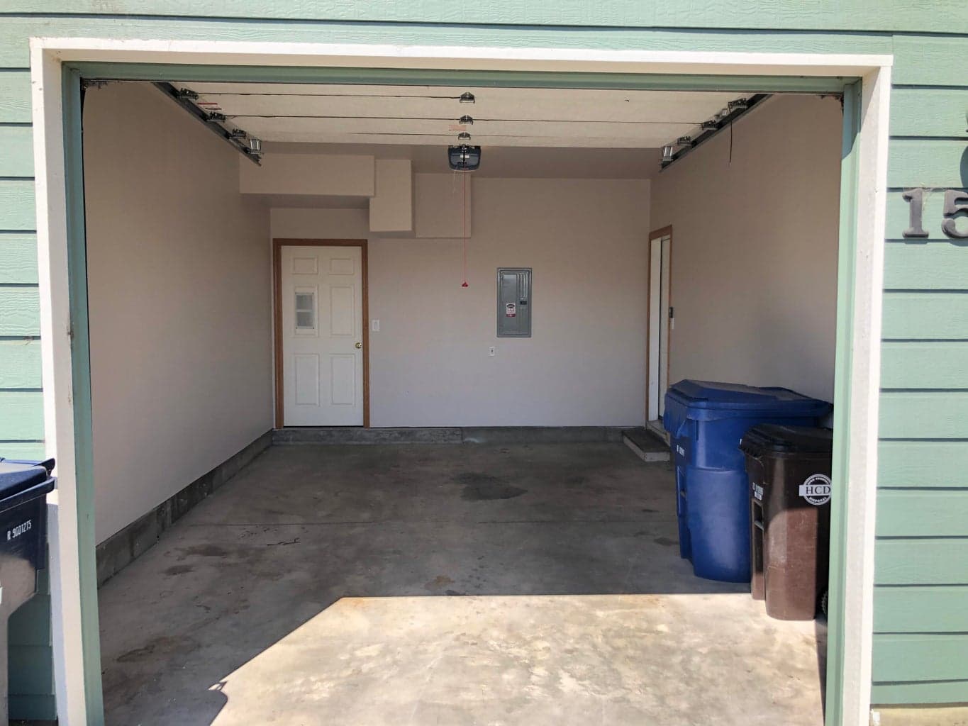 Photo of 1556 SW Reindeer Avenue 11 of 20