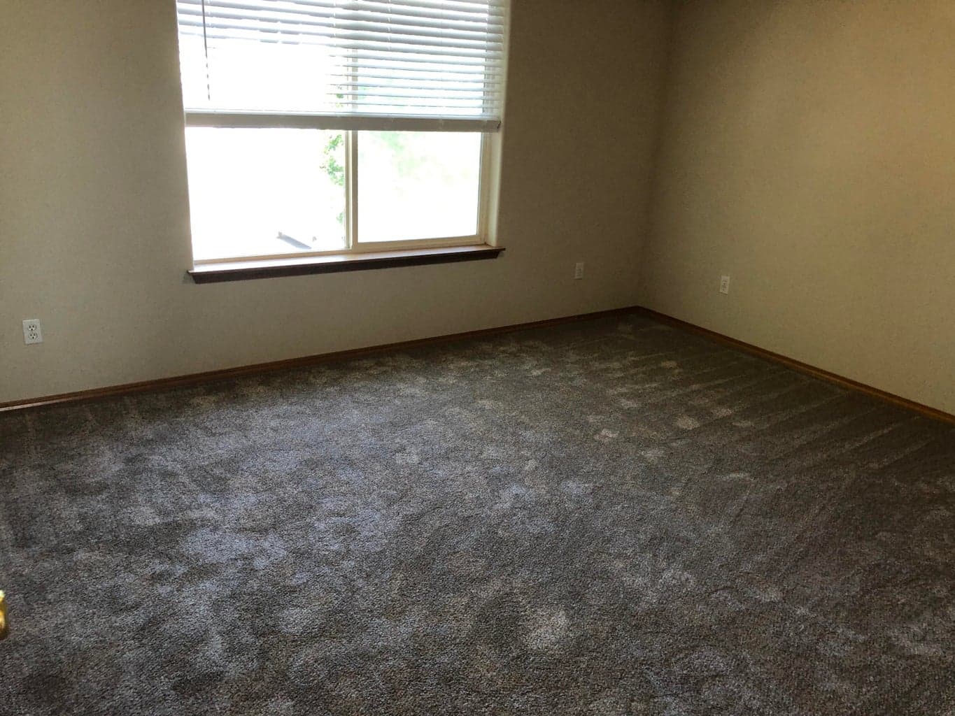 Photo of 1556 SW Reindeer Avenue 14 of 20