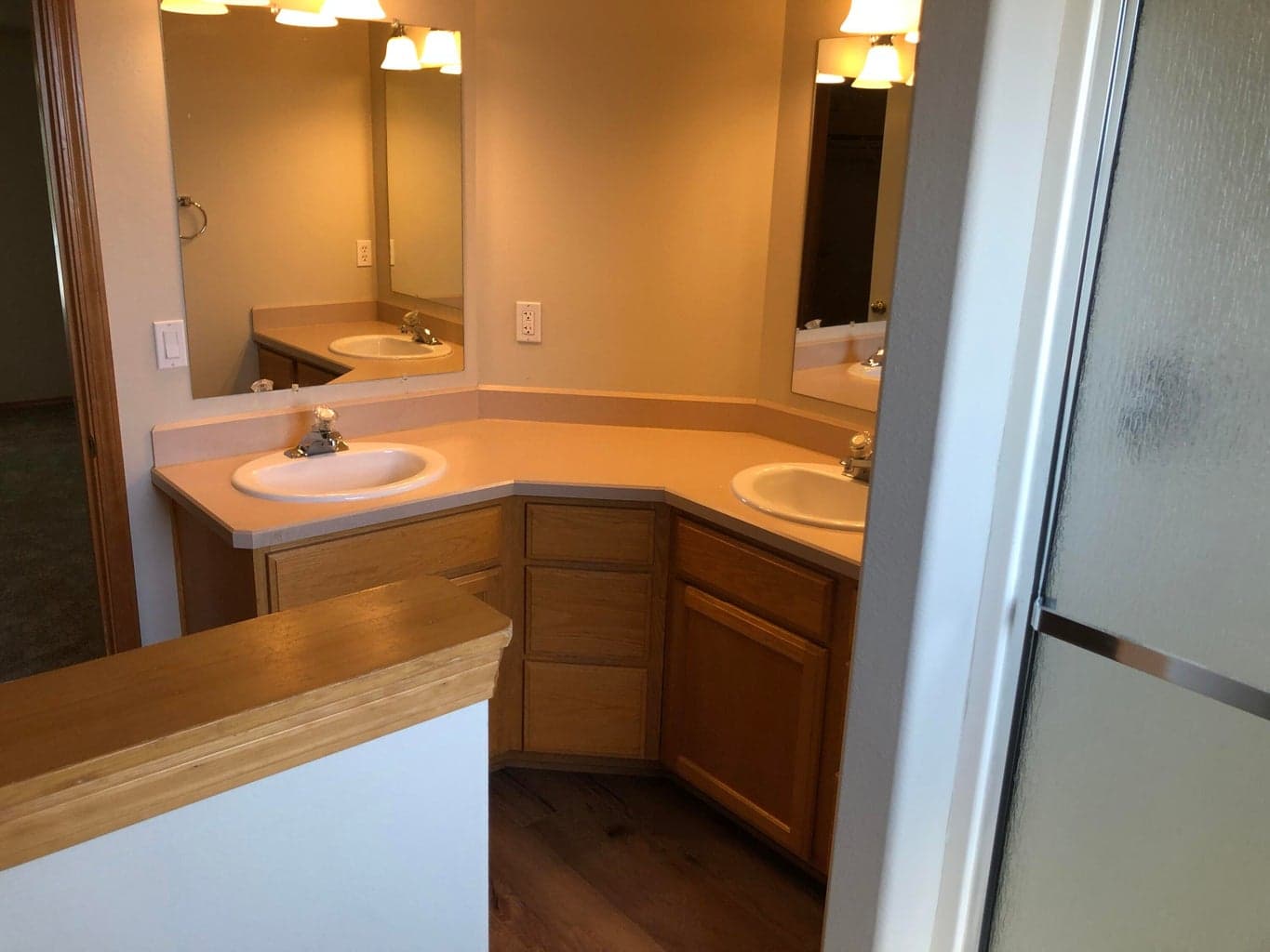 Photo of 1556 SW Reindeer Avenue 17 of 20