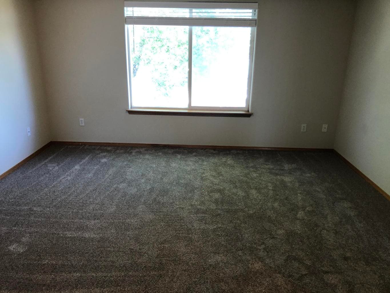 Photo of 1556 SW Reindeer Avenue 18 of 20