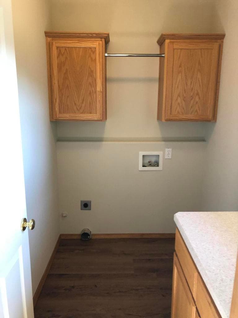 Photo of 1556 SW Reindeer Avenue 9 of 20
