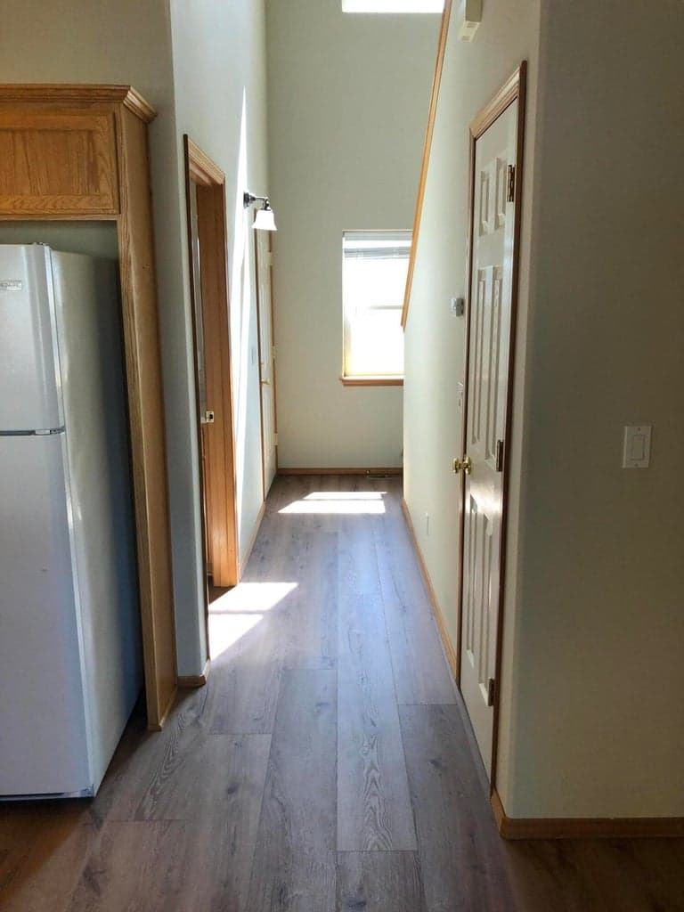 Photo of 1556 SW Reindeer Avenue 8 of 20