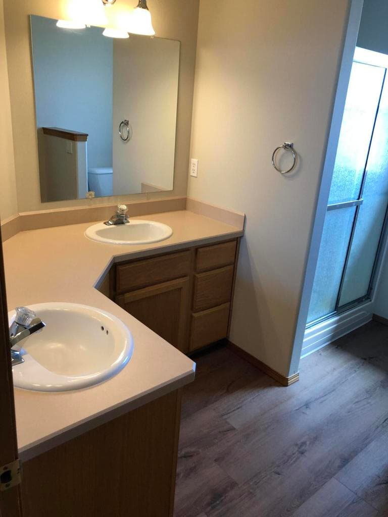 Photo of 1556 SW Reindeer Avenue 16 of 20
