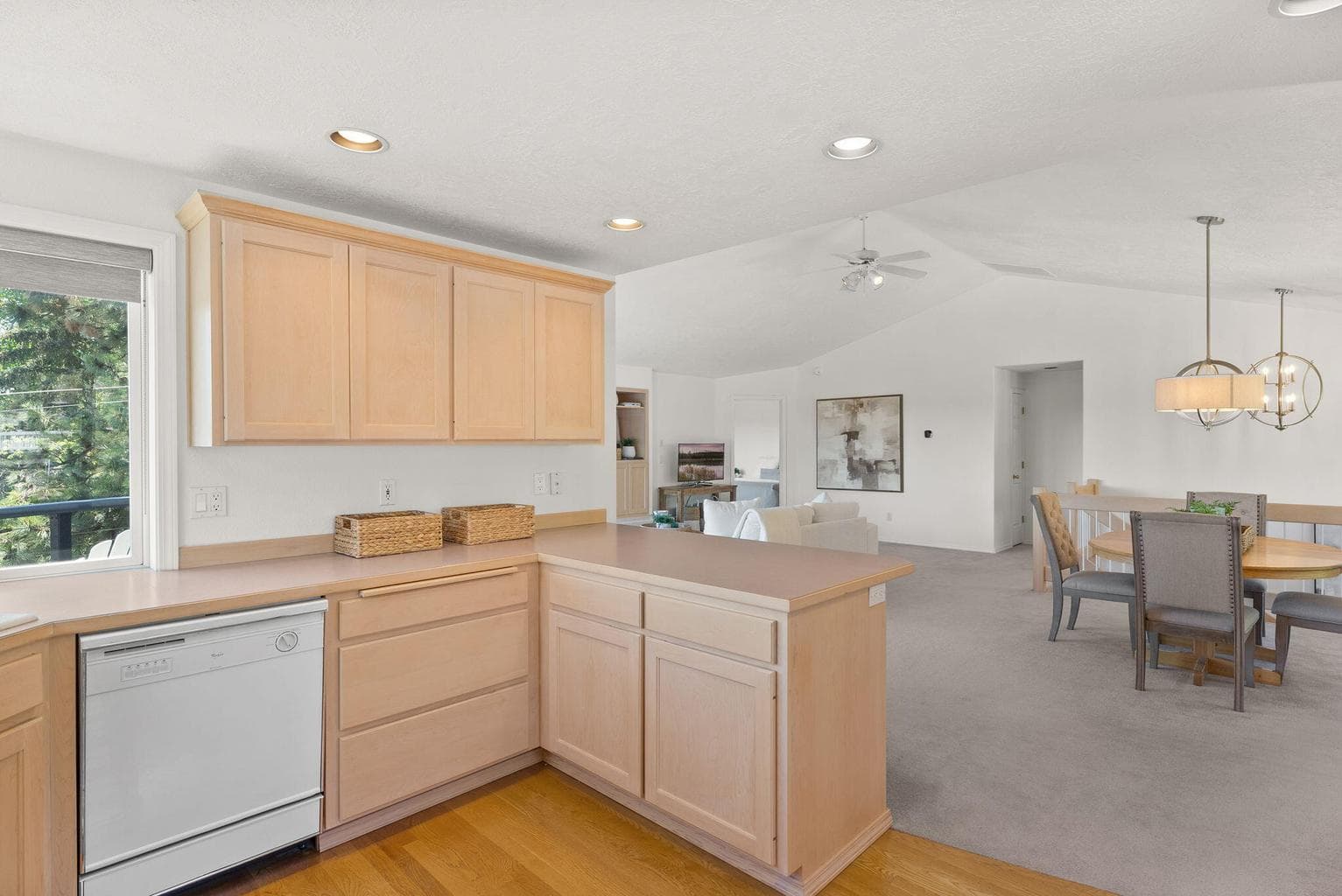 Photo of 515 NW Trenton Avenue 15 of 37