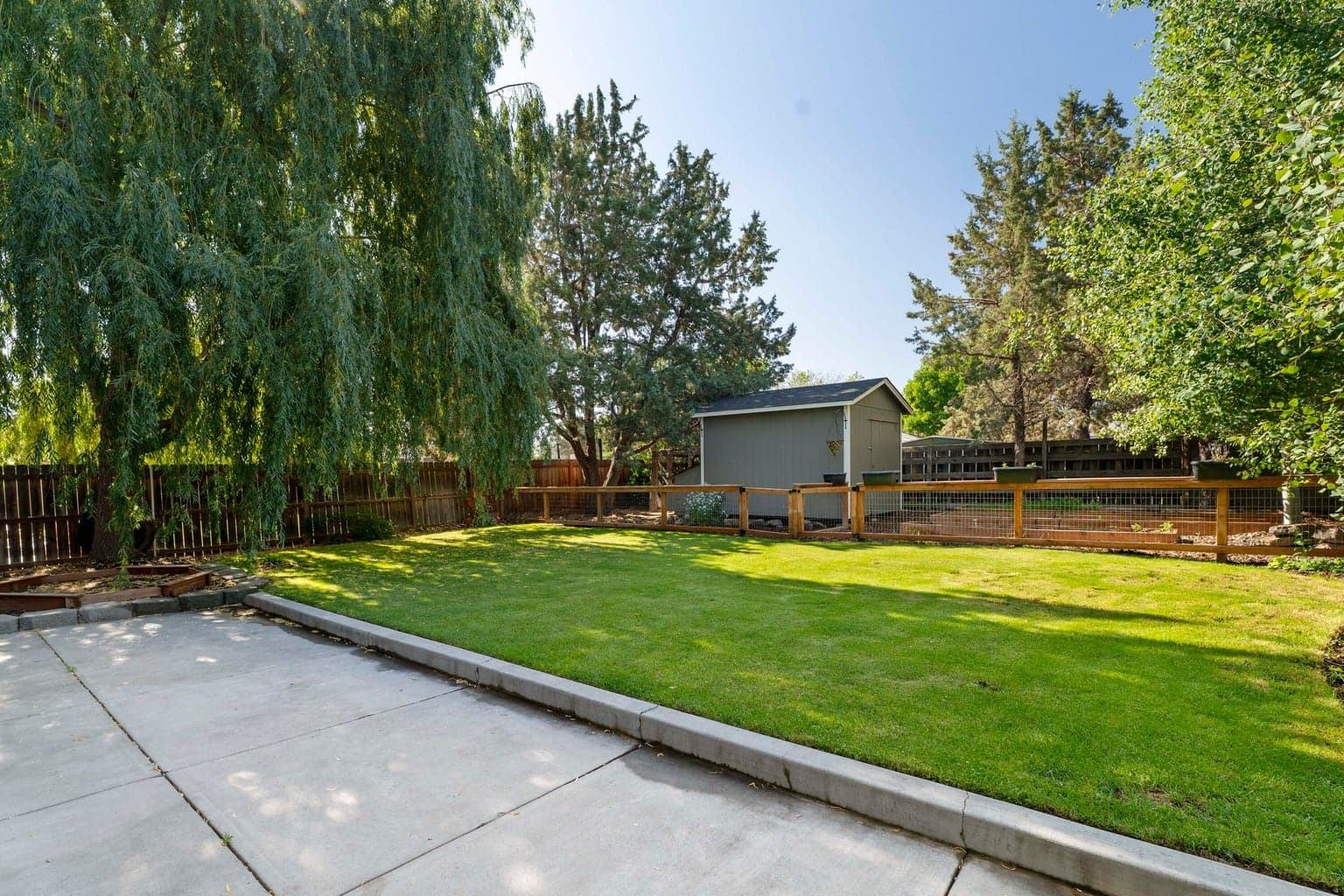 Photo of 2944 SW Deschutes Drive 34 of 38
