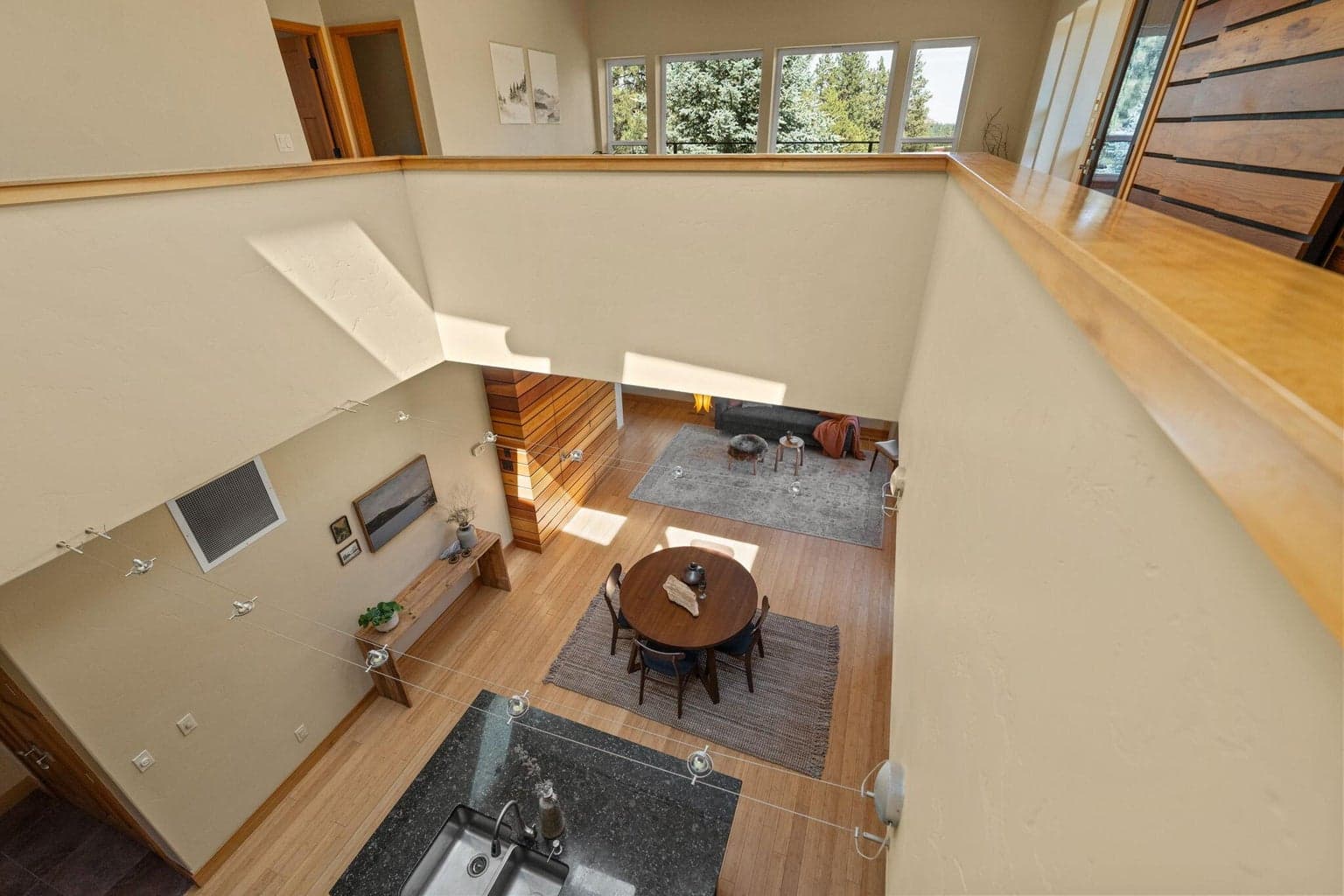 Open design to upstairs