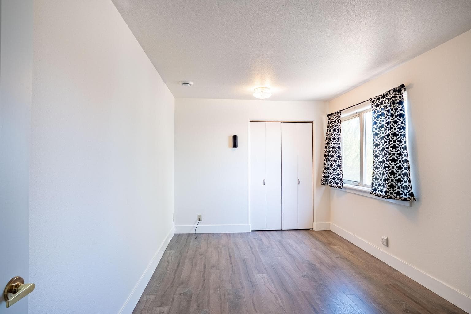 Photo of 2545 SW 35th Court 9 of 53