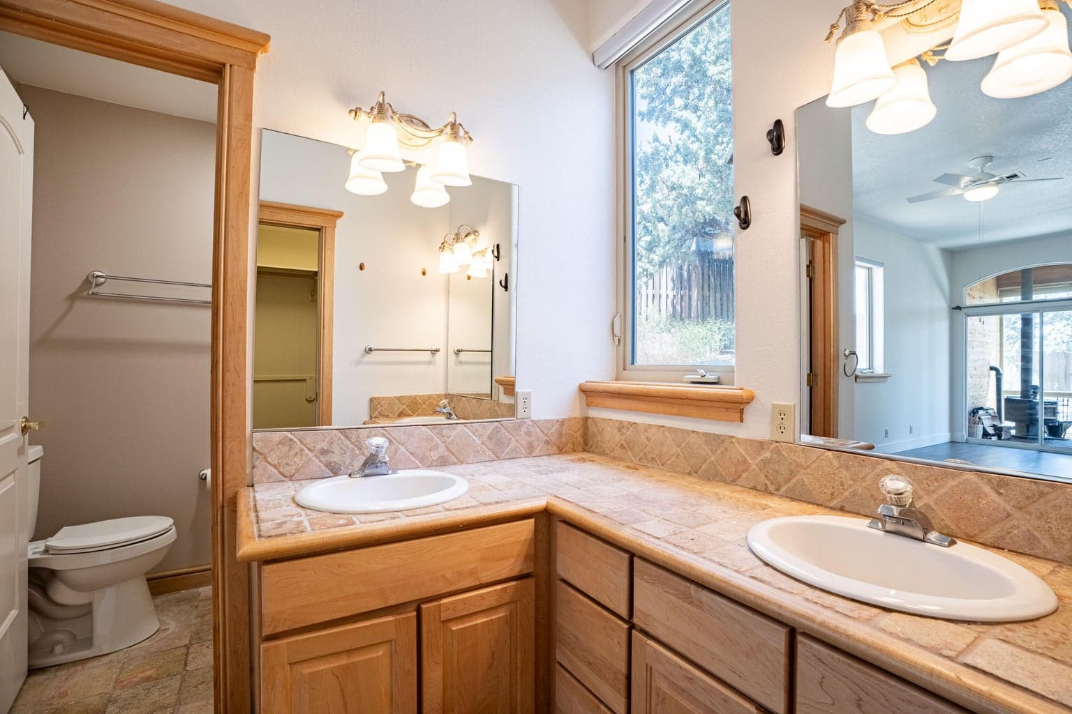 Photo of 2545 SW 35th Court 31 of 53