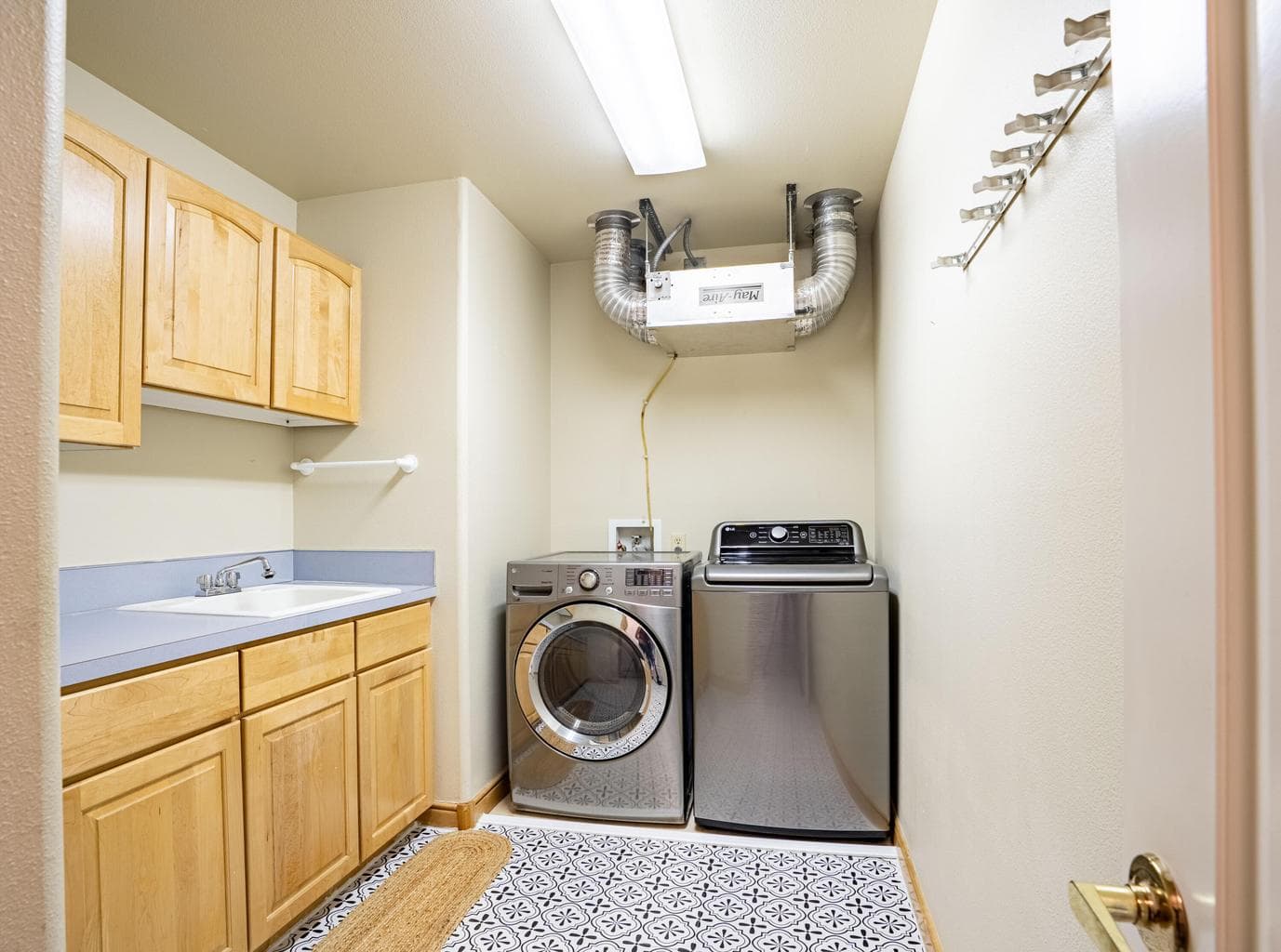 Photo of 2545 SW 35th Court 37 of 53