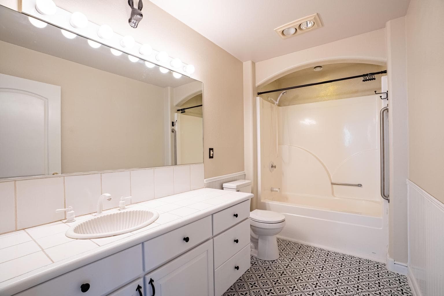Photo of 2545 SW 35th Court 35 of 53