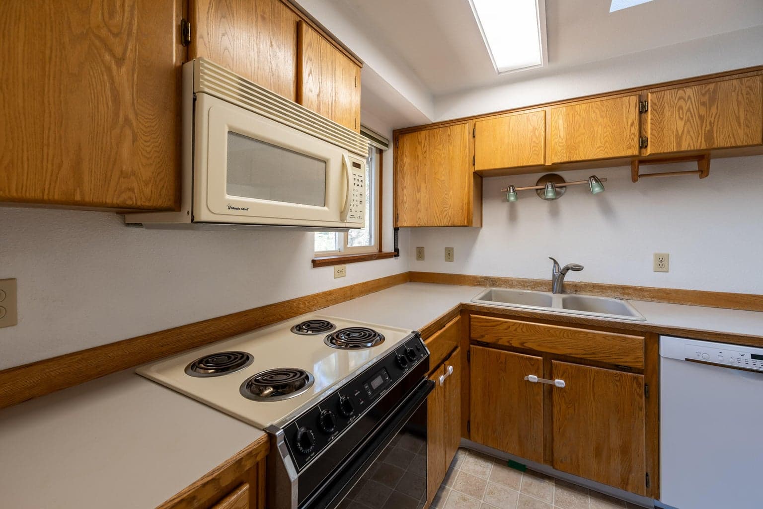 Photo of 61235 Benham Road 9 of 45
