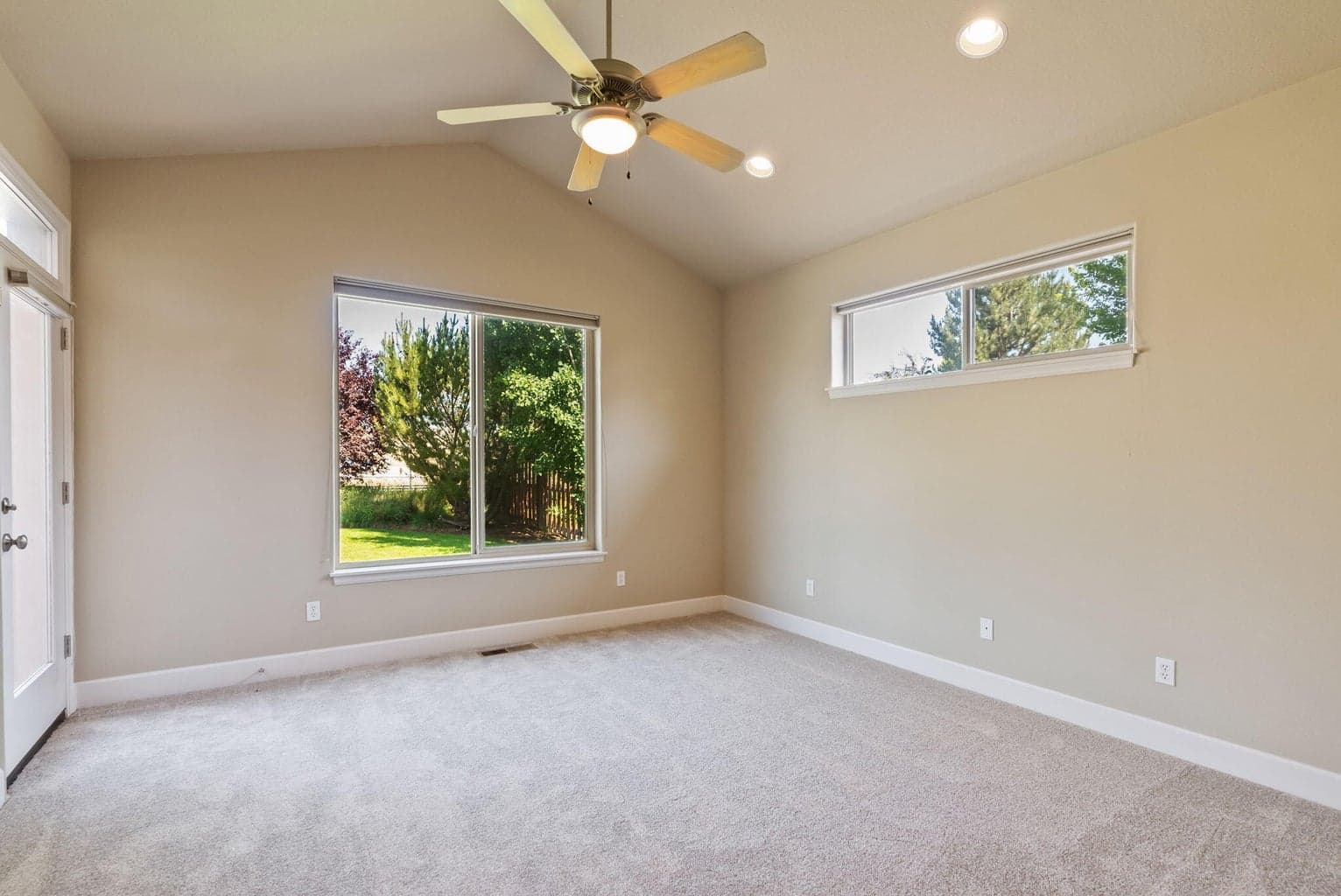 Photo of 1182 NE Hudspeth Lane 13 of 43