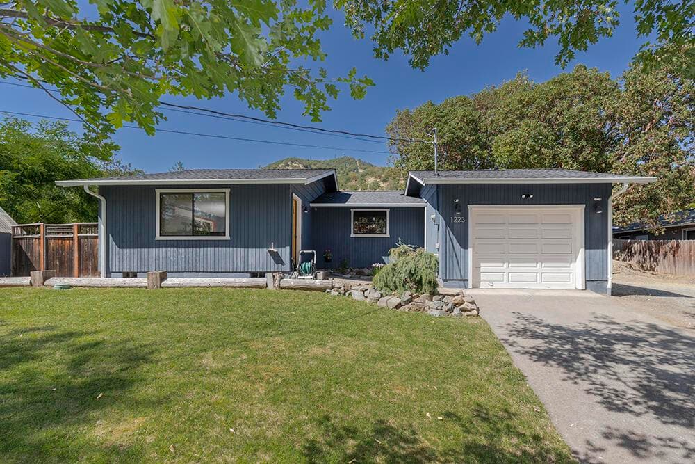 1223 5th, Gold Hill, 97525