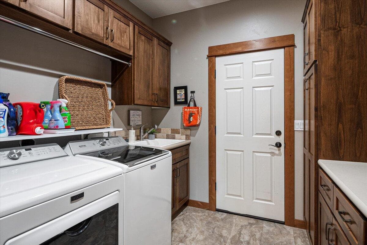 Photo of 7780 Angel Falls Way 25 of 69