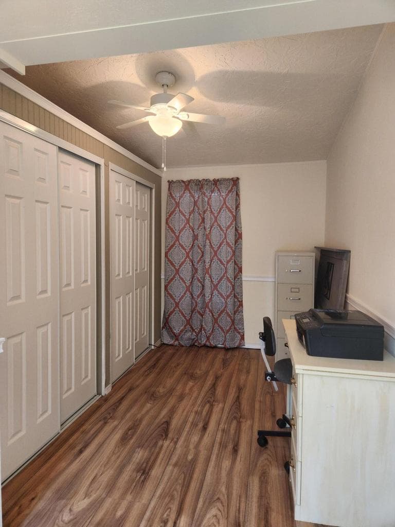 3rd room is now a office/craft room.