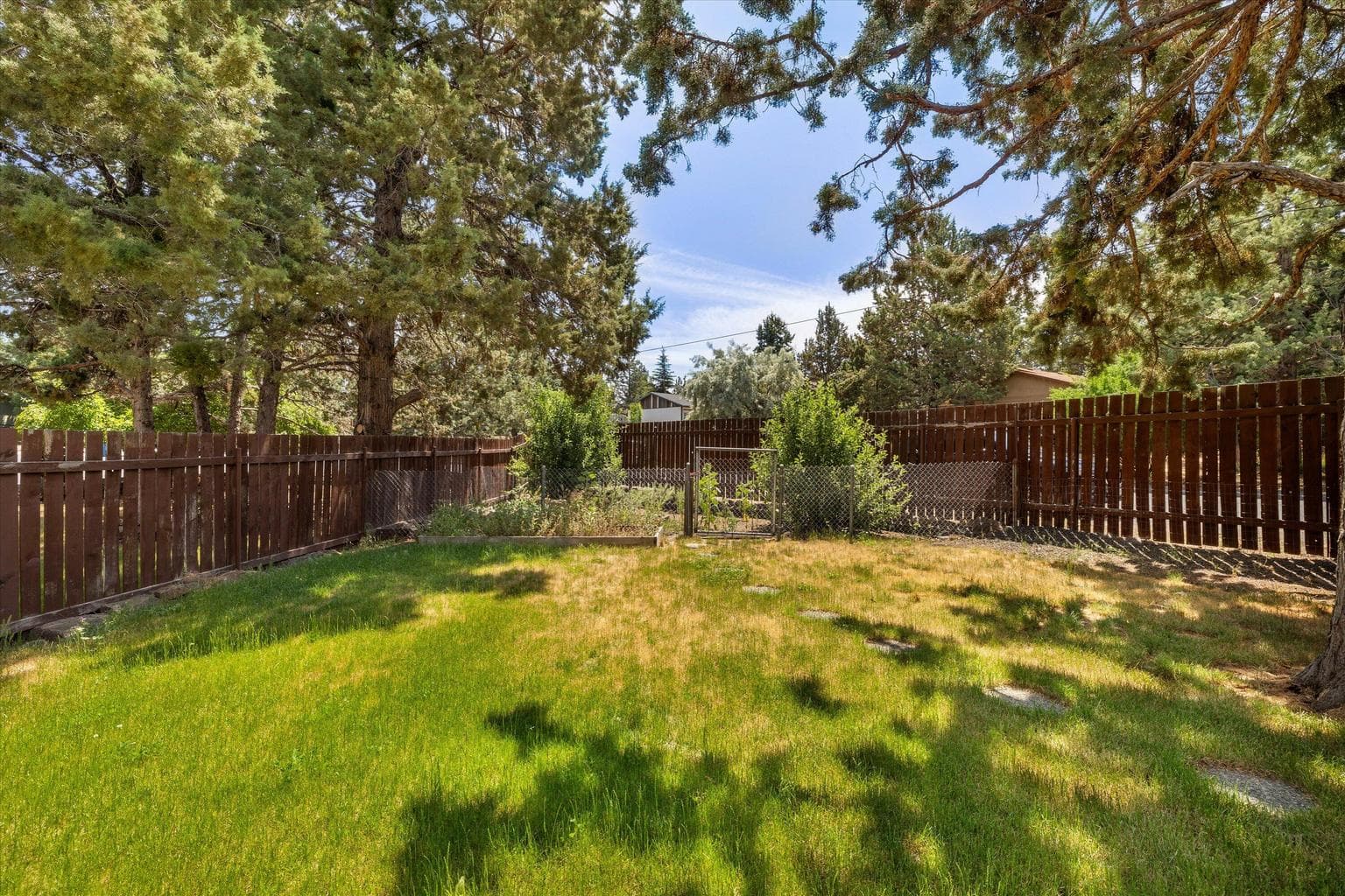 Photo of 2785 NE Purcell Boulevard 25 of 42