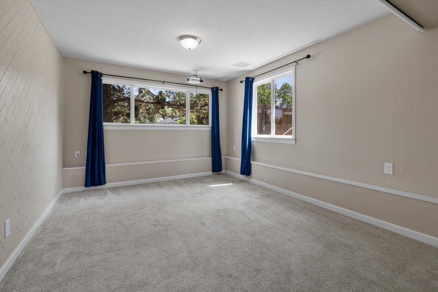 Photo of 2785 NE Purcell Boulevard 21 of 42
