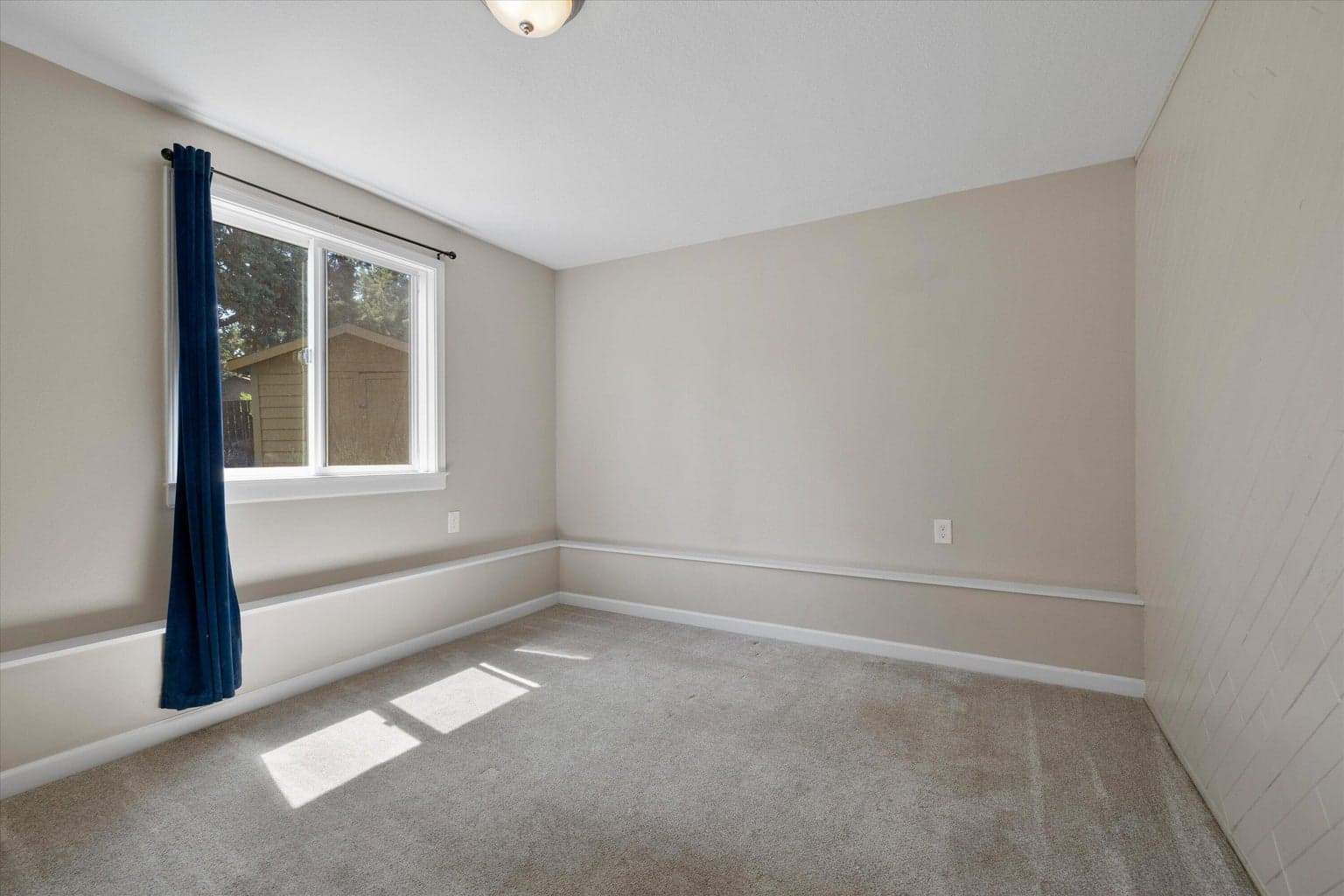 Photo of 2785 NE Purcell Boulevard 22 of 42