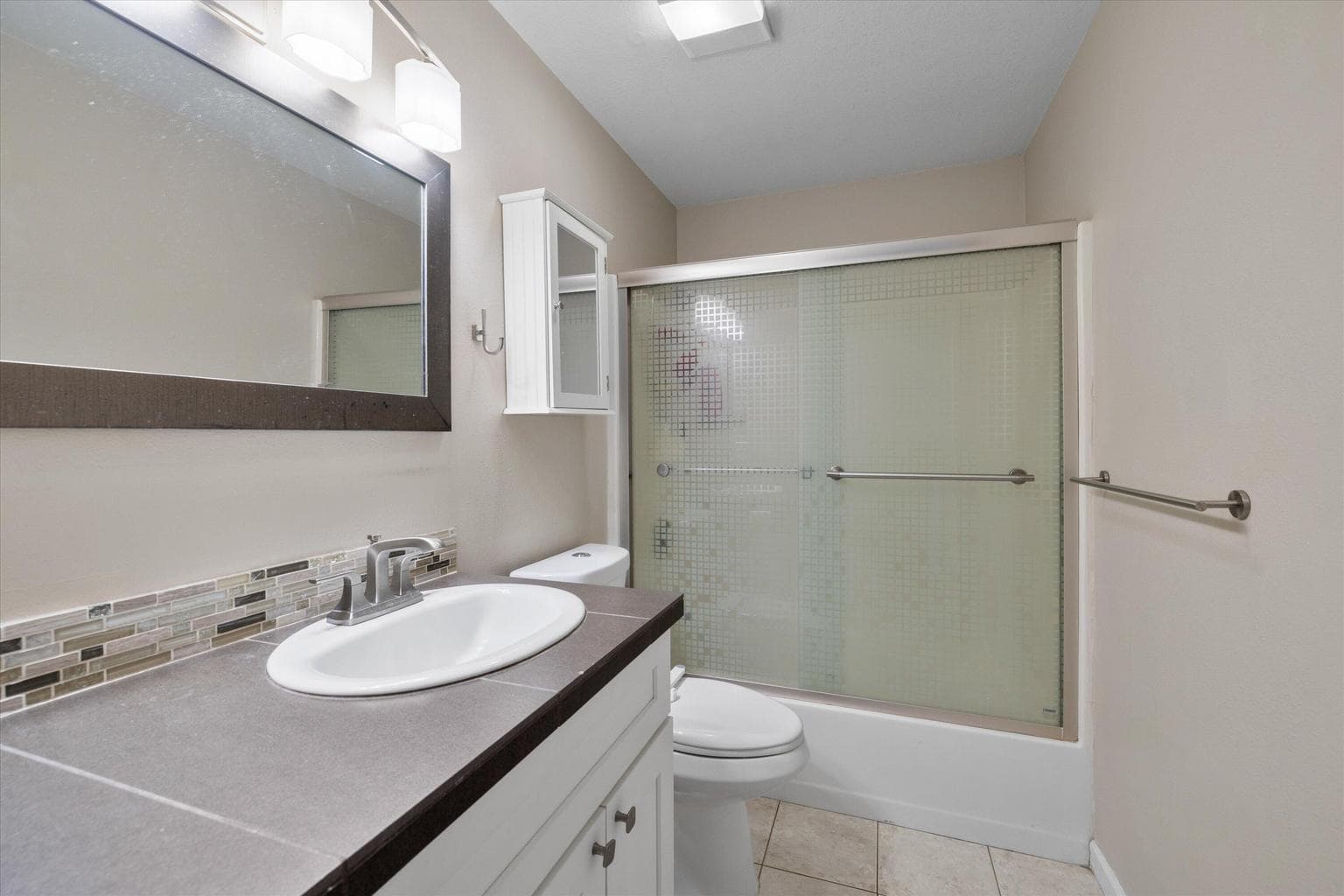 Photo of 2785 NE Purcell Boulevard 16 of 42