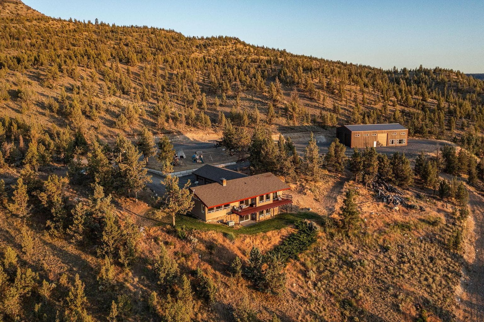 Photo of 6150 Crooked River 1 of 105