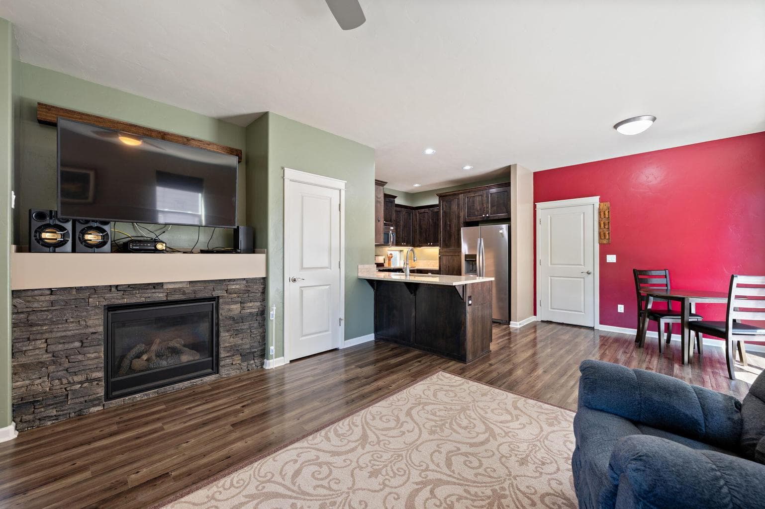 Photo of 3130 SW 28th Street 6 of 34