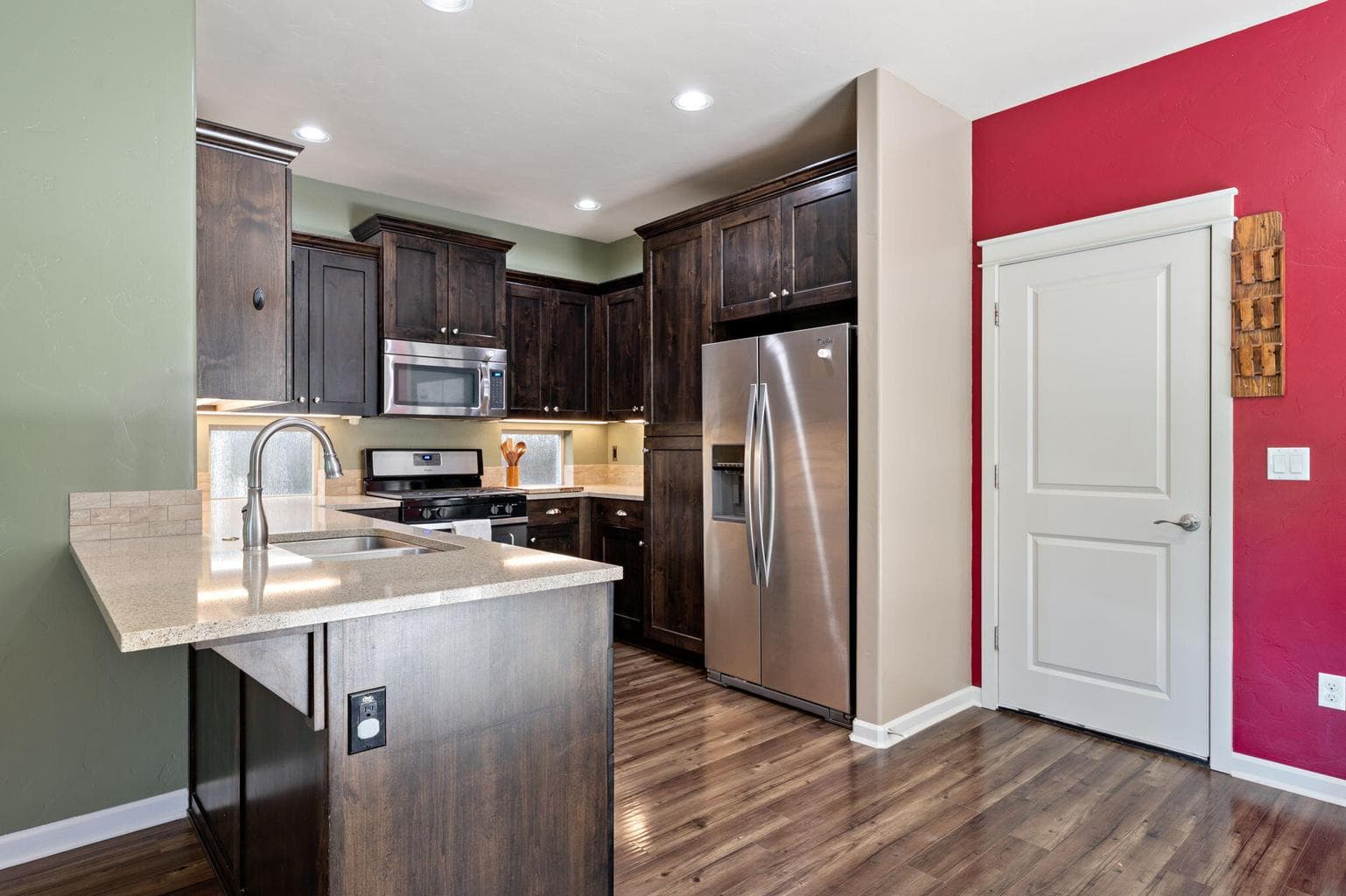 Photo of 3130 SW 28th Street 10 of 34
