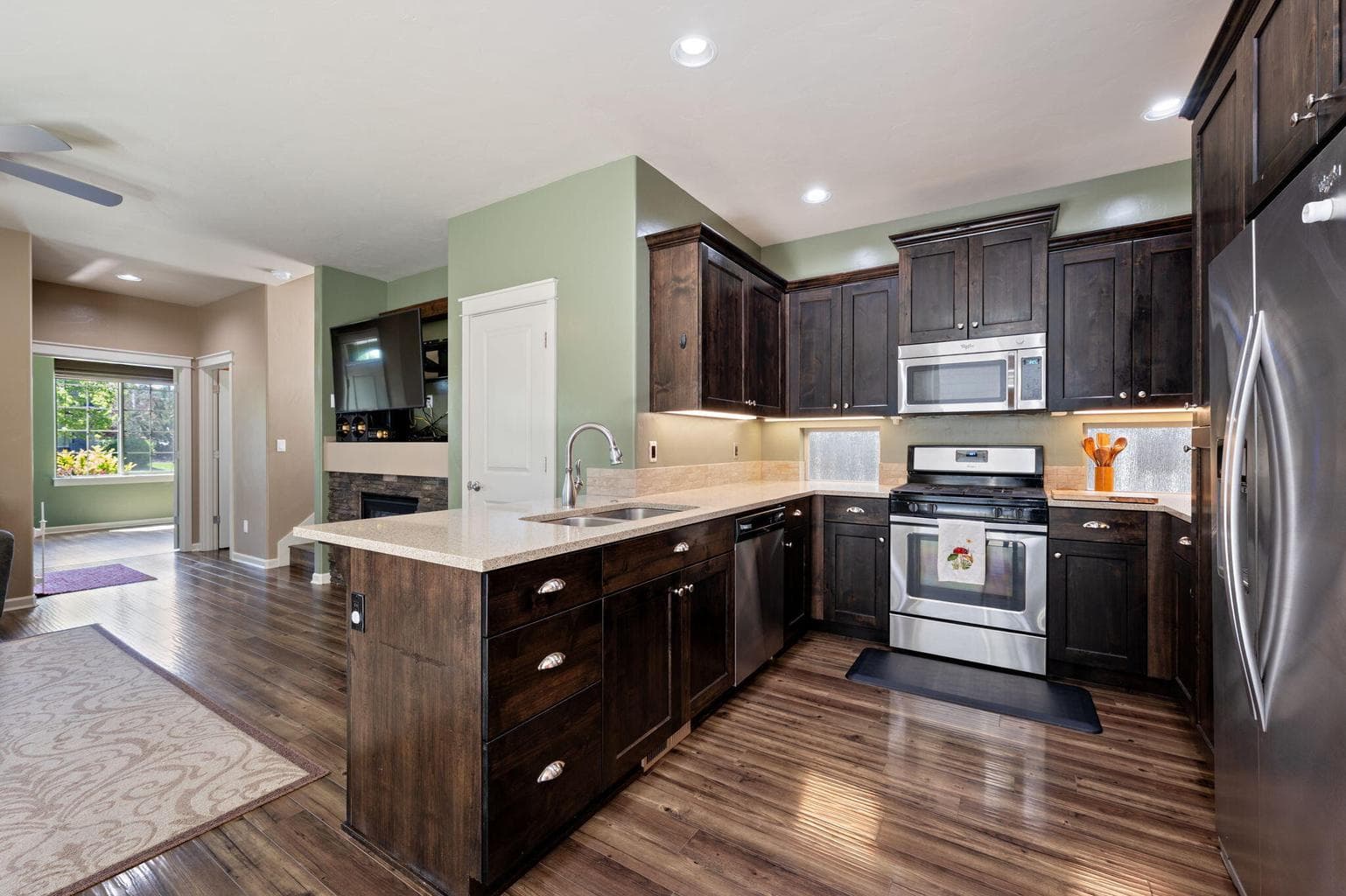 Photo of 3130 SW 28th Street 9 of 34