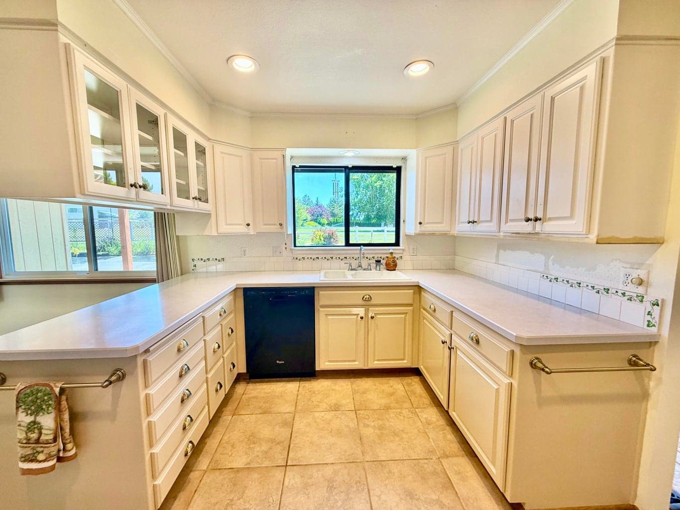 Photo of 874 NW West Hills Road 8 of 45
