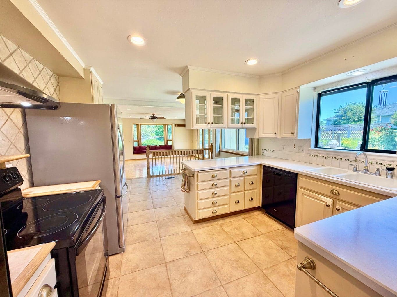 Photo of 874 NW West Hills Road 9 of 45