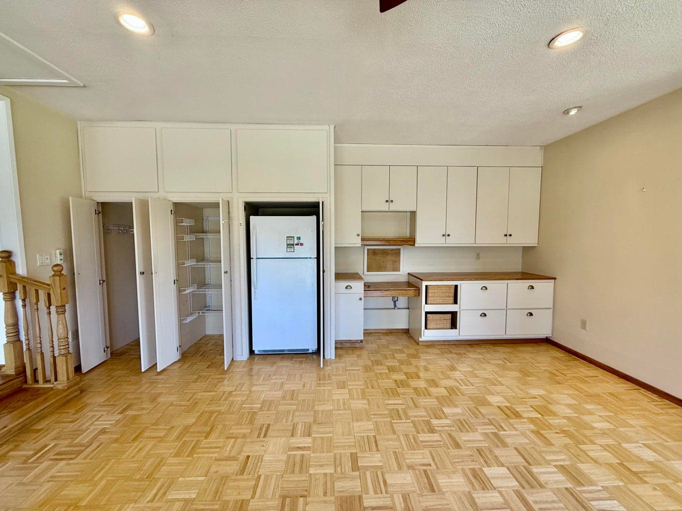 Lots of storage & an extra fridge!