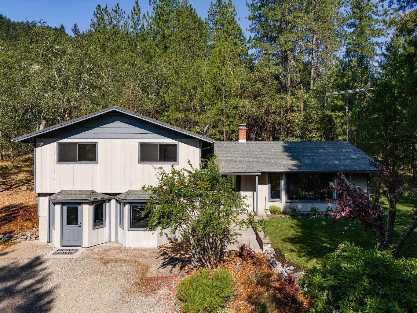 3755 Hosmer, Gold Hill, 97525