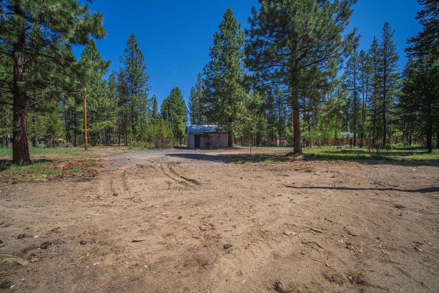 Photo of 15893 Fir Road 7 of 30
