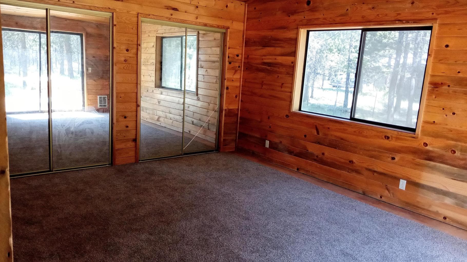 Primary bdrm on main floor