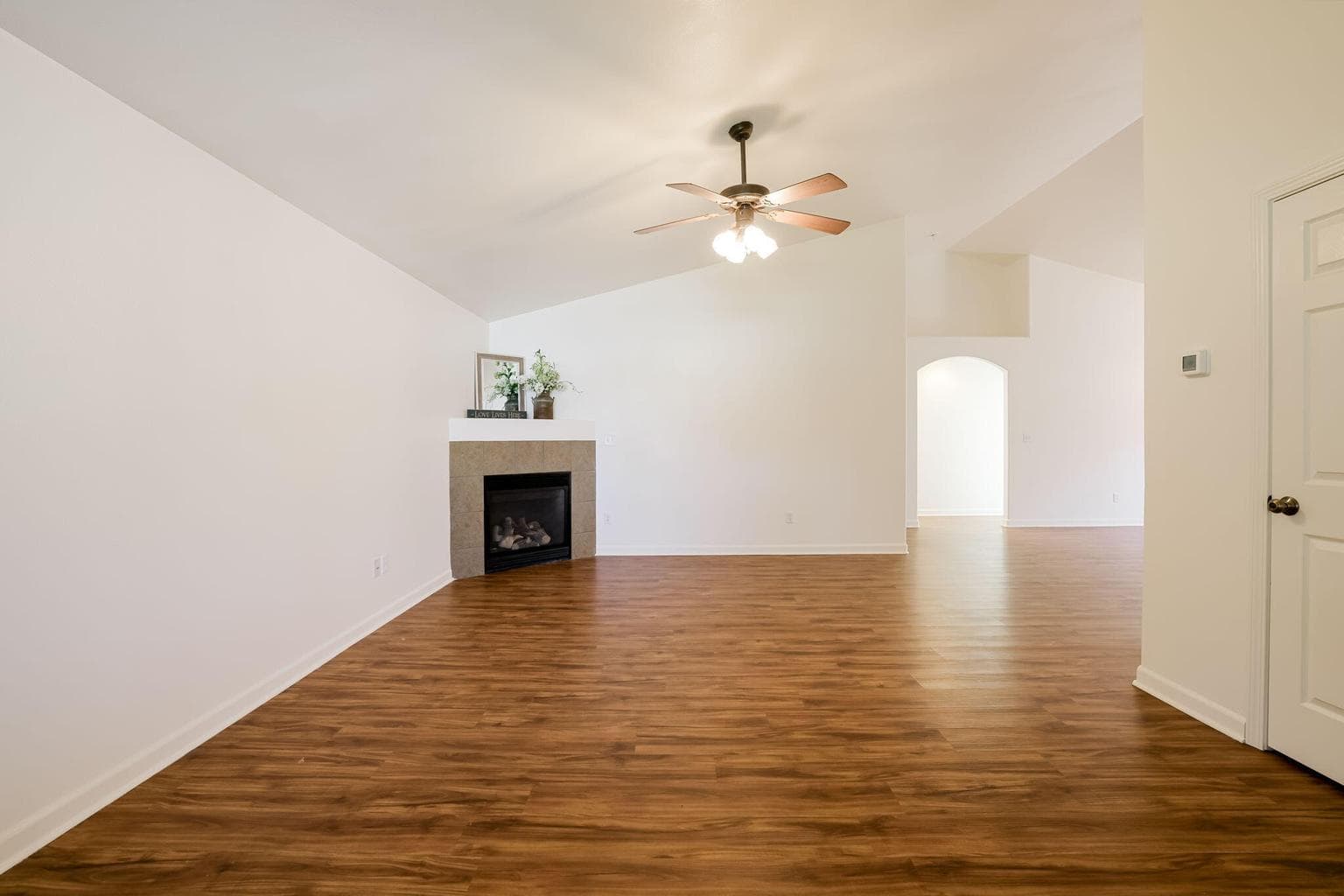 Photo of 1172 22nd 5 of 30